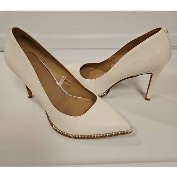 BCBGeneration Silver and White Pointed-Toe Heels with Metallic Trim - Picture 4 of 11